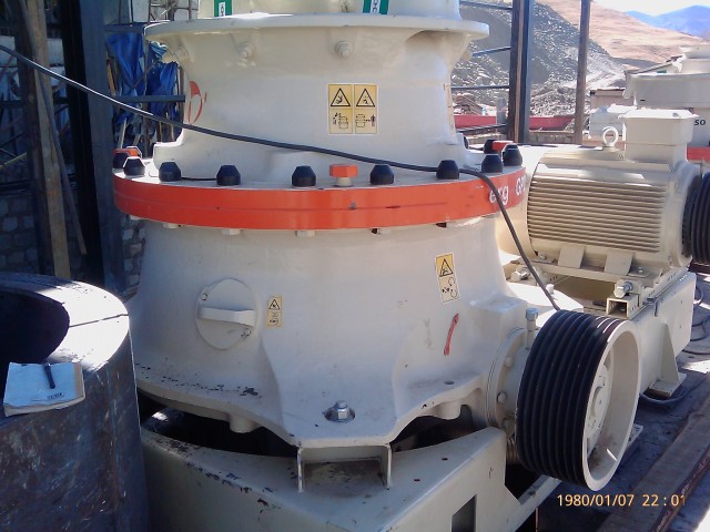 Single cylinder cone crusher