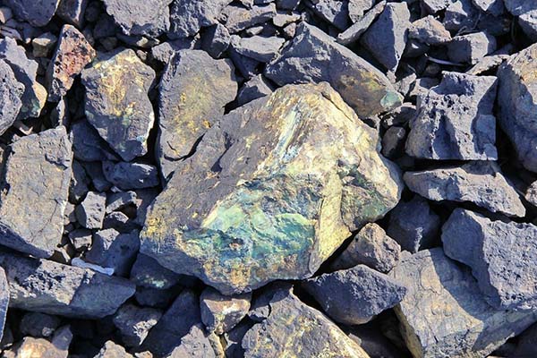 Lead-zinc ore.jpg